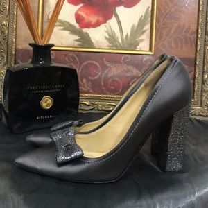 KATE SPADE SATIN GREY BOW PUMPS size 8